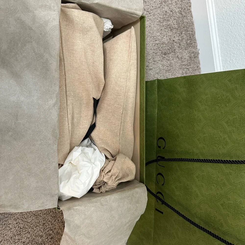 Gucci Men's Ace Sneakers - Picture 6 of 8